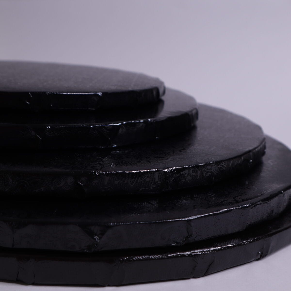 20 cm czarny podkład pod tort 1,2 cm - obrazek 4
