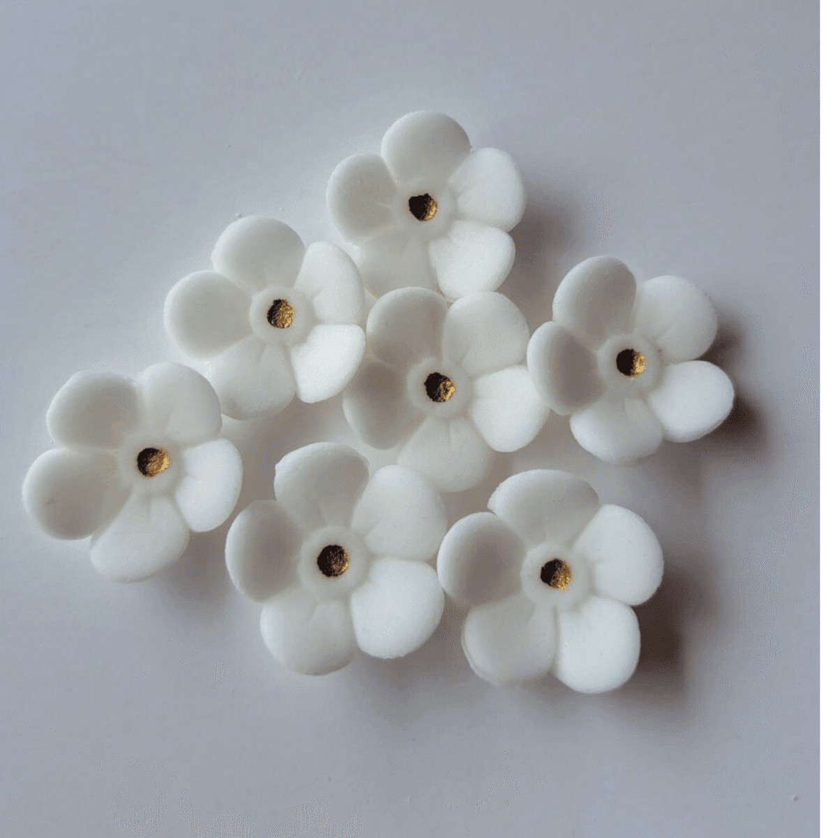 Kwiat niezapominajka cukrowa biała śr. 2,5 cm opak.7 szt. - obrazek 2