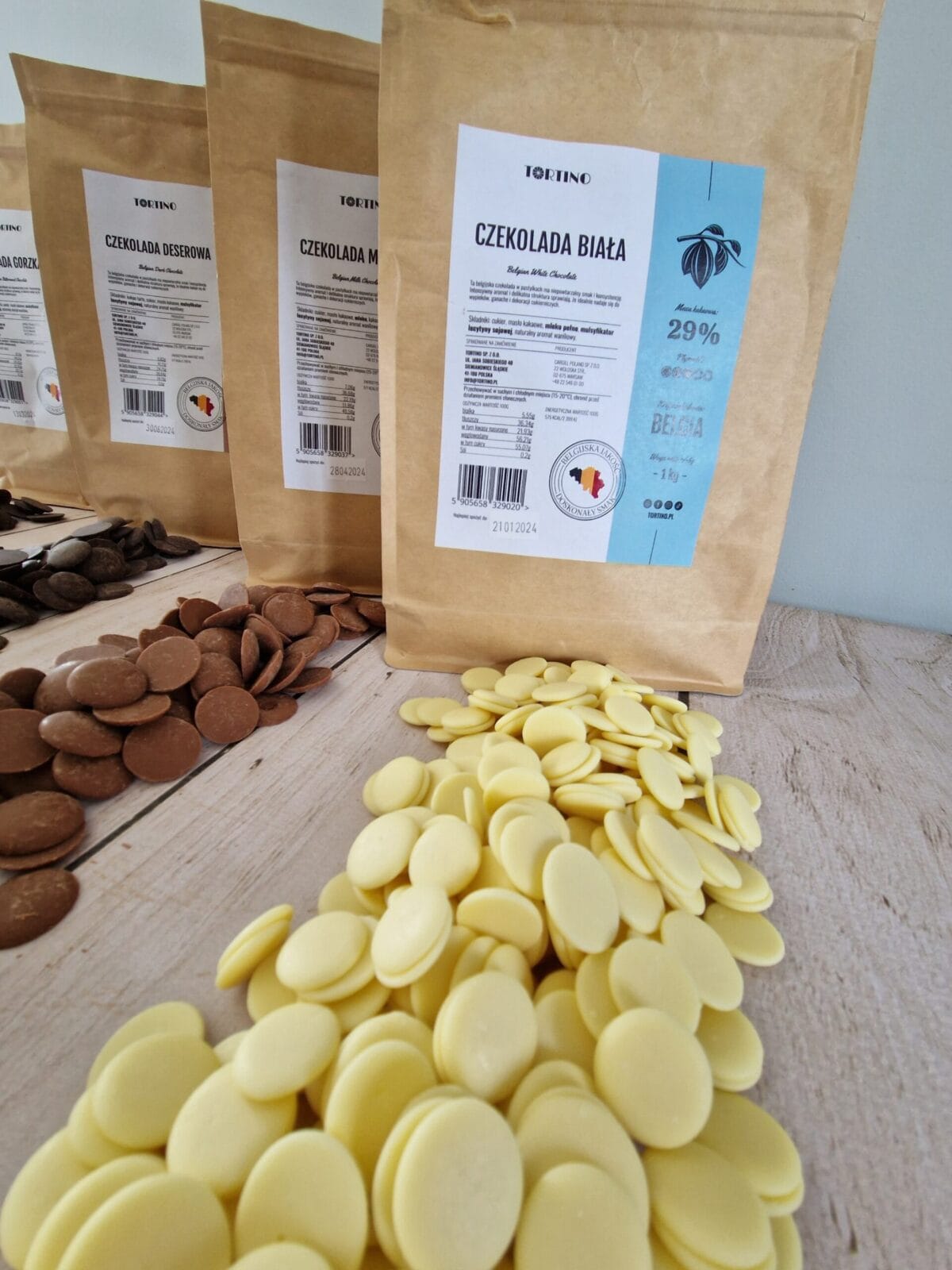 Czekolada biała 30% w dropsach 1kg Tortino - obrazek 2